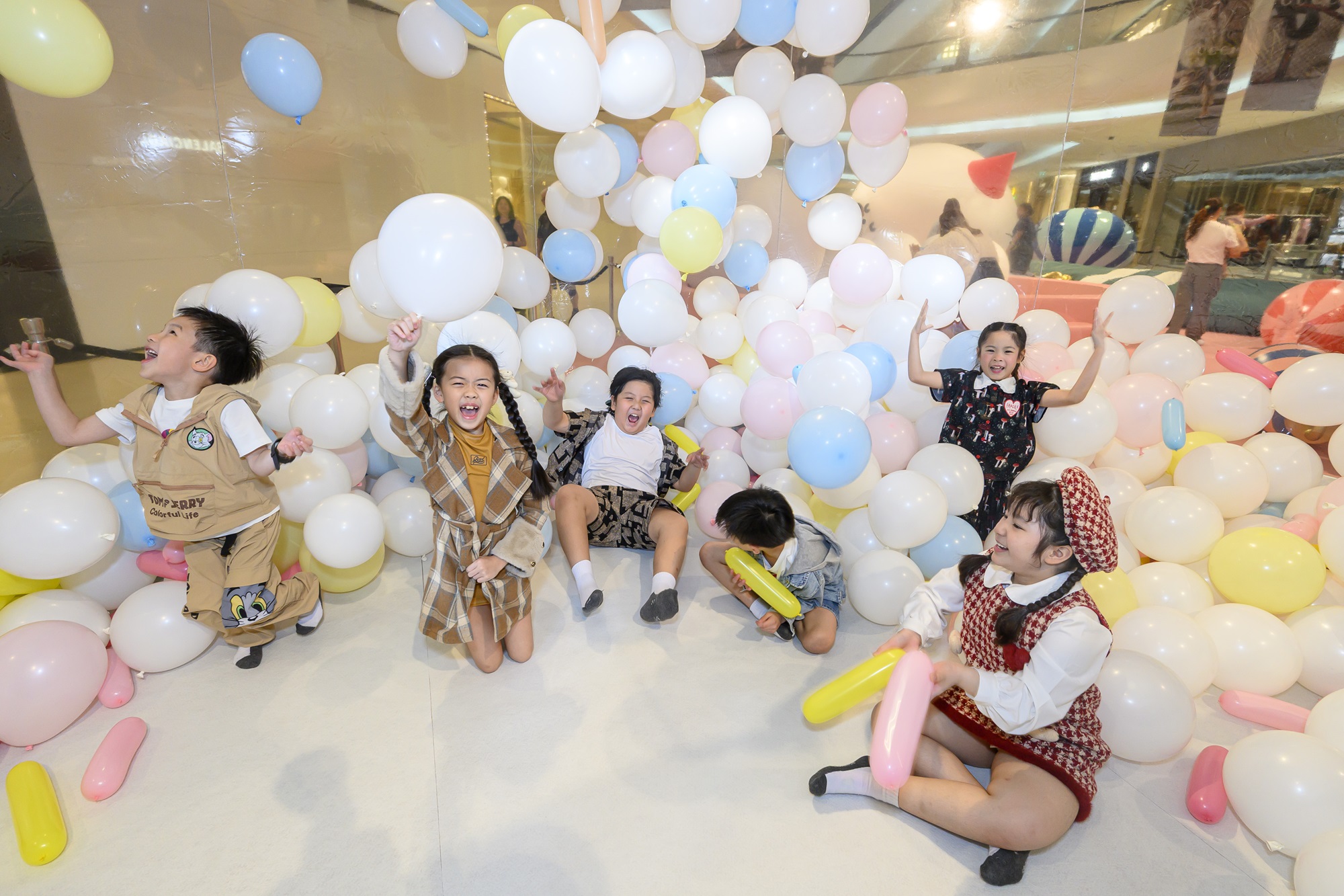 เซ็นทรัล เอ็มบาสซี x STICKY MONSTER LAB เปิดเฟสใหม่สุดคูล!